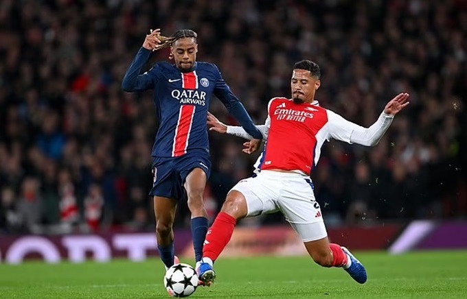 Barcola, mũi ngọn nguy hiểm nhất của PSG, bị tắt điện hoàn toàn trước hàng thủ Arsenal