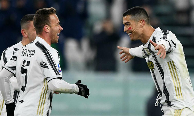 Arthur và Ronaldo từng là đồng đội tại Juventus