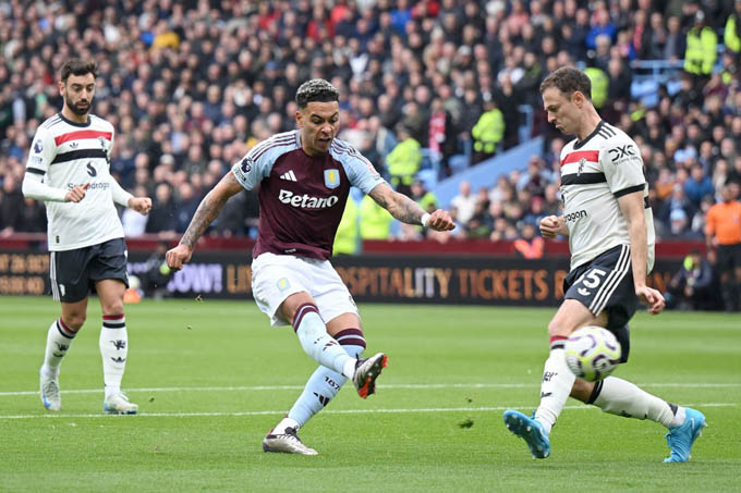 Evans đã có màn trình diễn hay trước Aston Villa