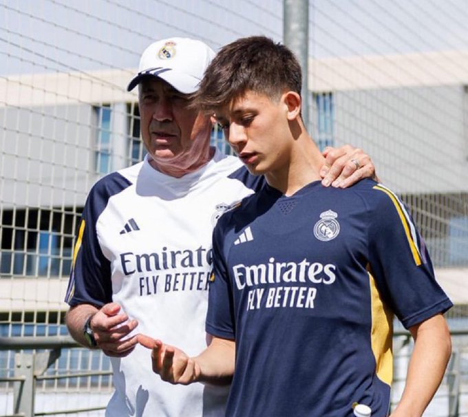 Guler không hề có mâu thuẫn nào với Ancelotti, trái ngược với các tin đồn trước đó