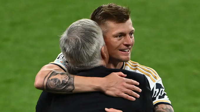 Kroos sợ bị Ancelotti kéo lại Real Madrid